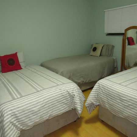 The Musafer Travel Lodge Pietermaritzburg Exterior foto