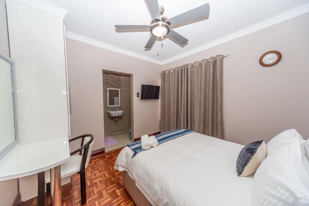 The Musafer Travel Lodge Pietermaritzburg Exterior foto